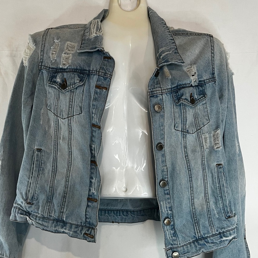 Ashley Vintage Charm Distressed Denim Jacket Light Wash Ripped Trucker XL